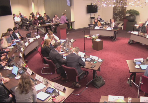 Ondernemerskring deelt pamflet met politieke partijen